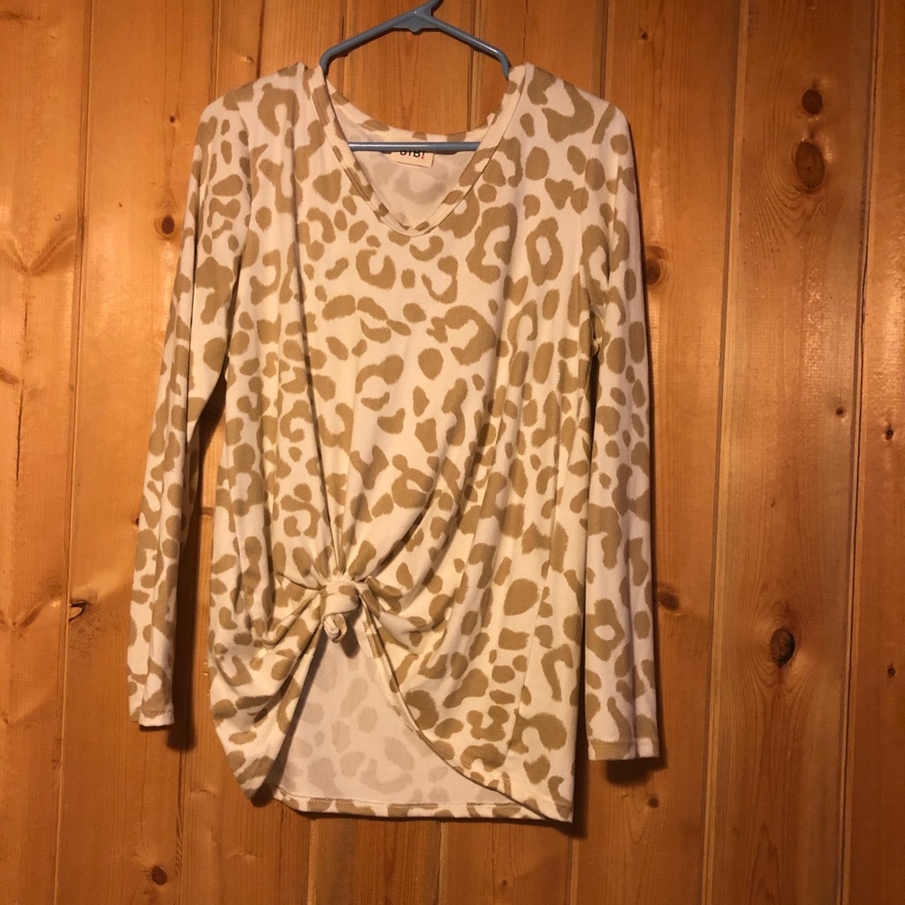 Leopard boutique top